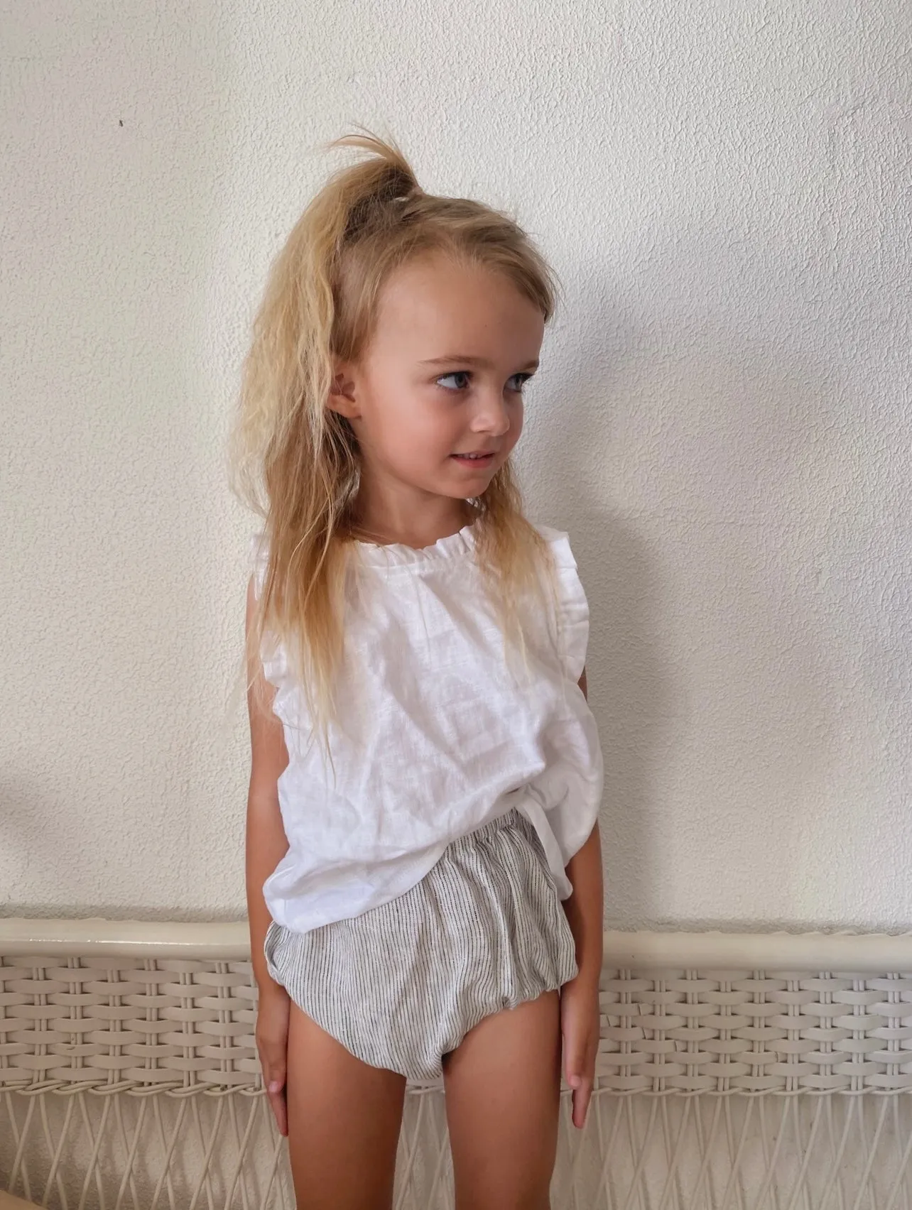 Frill singlet