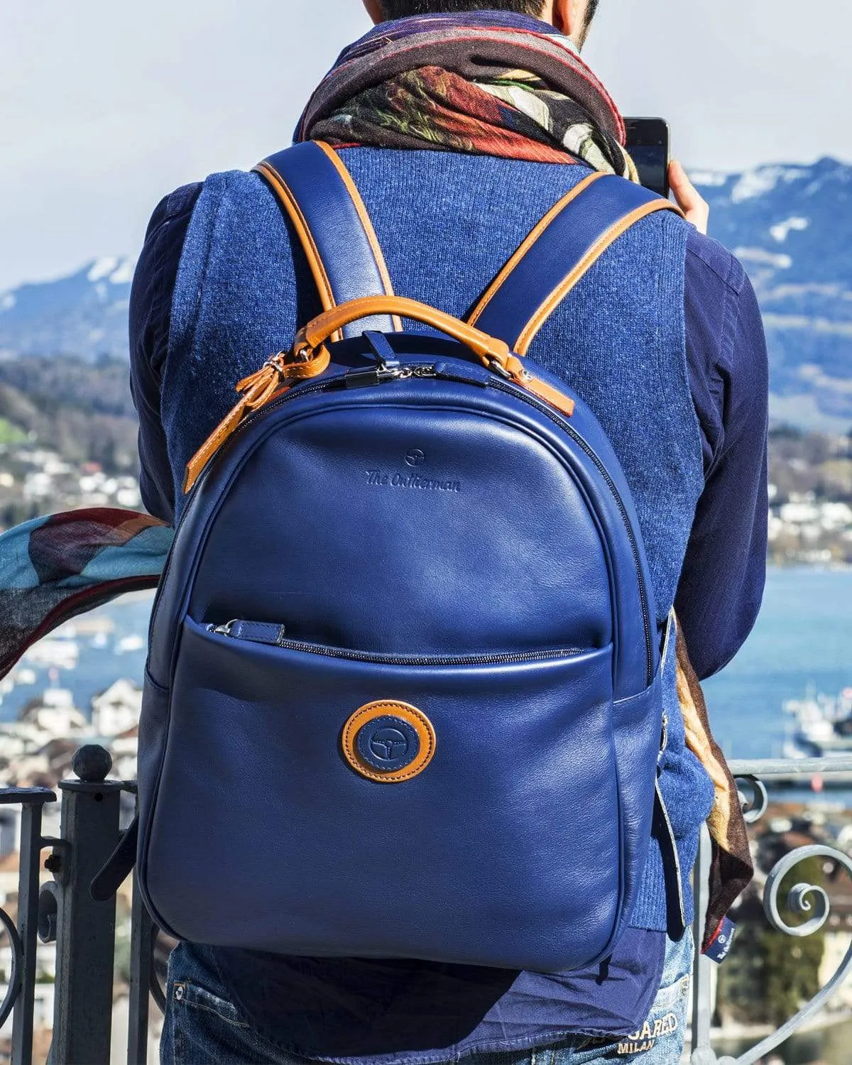 GLOBETROTTER - Full-grain Leather Backpack - Blue/Tan